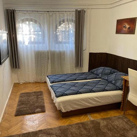 Апартаменты Szimpla Apartman Мишкольц Экстерьер фото